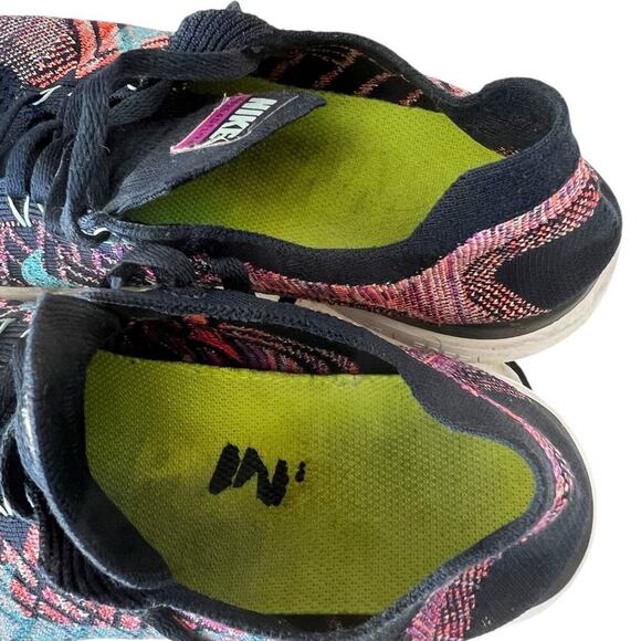 Nike women’s knit sneaker, multicolored lace up lightweight, size 39/ 8.5 - Picture 5 of 10